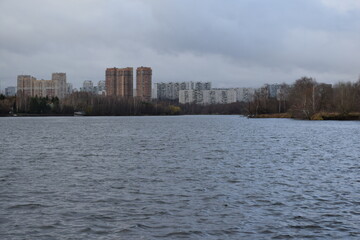 Obraz premium autumn in Moscow, Moscow river