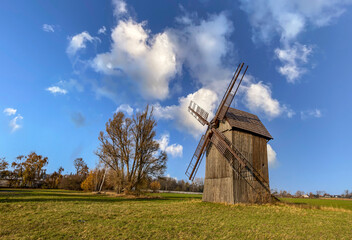 Wiatraki w Koszutach © Marcin