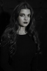Fototapeta premium Junge hübsche Frau mit langen Haaren