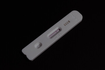 Negatives Ergebnis eines Schnelltests f&uuml;r COVID-19, ein neuer Coronavirus, welcher 2019 in Wuhan entdeckt wurde, China