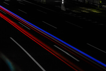 Fototapeta na wymiar 夜の東京のハイウェイと車の残像