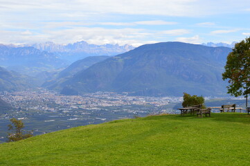  Uwe to Bolzano in Southtyrol Dolomites behind 