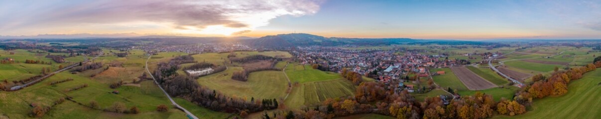 Fototapeta na wymiar Luftaufnahme, Peißenberg, Weilheim Schongau, Drohnenaufnahme, Panorama, Oberbayern, Bayern, Deutschland