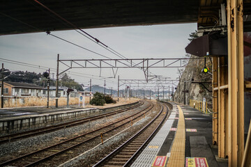 Obraz na płótnie Canvas 松島駅のプラットフォーム