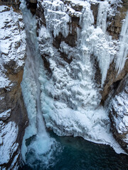 Fototapeta na wymiar waterfall in winter