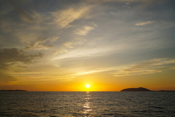 Fototapeta premium sunset over the sea