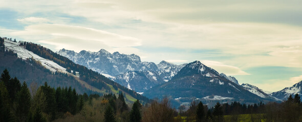 Fototapeta na wymiar view of the mountains