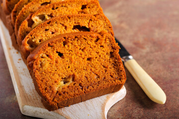 Pumpkin cake with apple, sliced