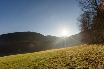 Thüringen mit Hügeln und Bäumen  im Herbst