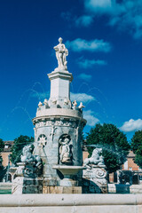 Fototapeta premium fountain in the gardens of the royal palace of aranjuez, madrid, spain, europe