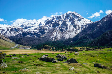 Fototapeta na wymiar Beautiful snow capped mountains of the Caucasus