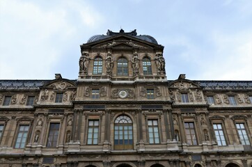 Fototapeta na wymiar old architecture in Paris