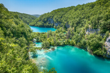 Obraz na płótnie Canvas Kroatien - Plitvicer Seen mit Seen, Wasserfällen und Wald im Sommer