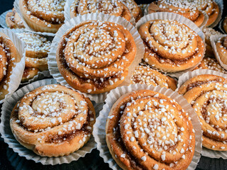 Freshly baked homade cinnamon rolls buns, close up
