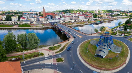 Widok z południowego brzegu rzeki Warta na Wieżę Dominanta, Most Staromiejski i Bulwar w centrum miasta Gorzów Wielkopolski	
 - obrazy, fototapety, plakaty
