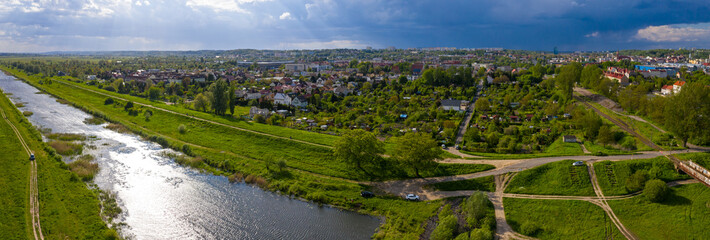 Panoramiczny widok z lotu ptaka przy kanale Ulgi na południową część miasta Gorzów Wielkopolski