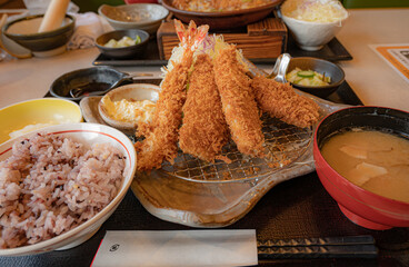 ミックスフライ定食