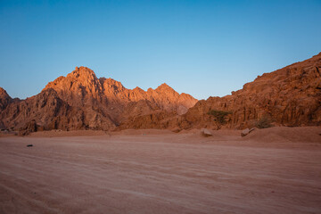 Fototapeta na wymiar Sinai mountains at sunset