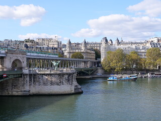 Fototapeta premium The Seine river and the Bir-Hakheim. October 2021, Paris, France.