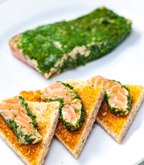 marinated salmon in dill on toast bread