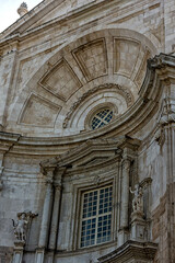 Obraz premium Catedral de la Santa Cruz sobre el Mar en Cádiz, España
