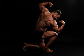 Grosse Fitnessmotivation damit mein Muskeln aus Stahl bekommt und eine richtige Gesundheit erzielt...