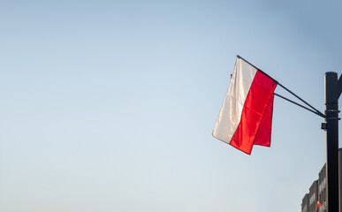 Polska flaga na maszcie, biało-czerwona flaga, Polska, 11 listopada, 3 maja,  święto narodowe