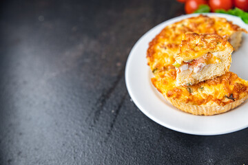 quiche pie chicken and mushrooms poultry turkey meat, filling vegetables, cheese meal snack on the table copy space food background rustic. top view