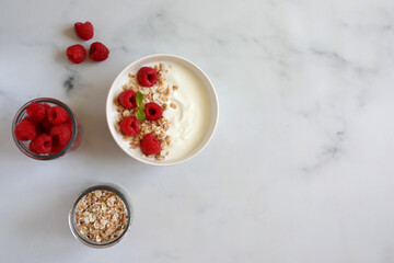 oatmeal with berries. Yoghurt with granola.