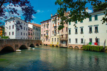 Obraz premium canalview in the city of Verona on a sunny day 