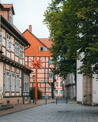Fototapeta na wymiar Altstadt Celle, Stechbahn und Kalandgasse bei der Stadtkirche