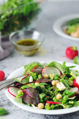 Green salad with asparagus and radish	