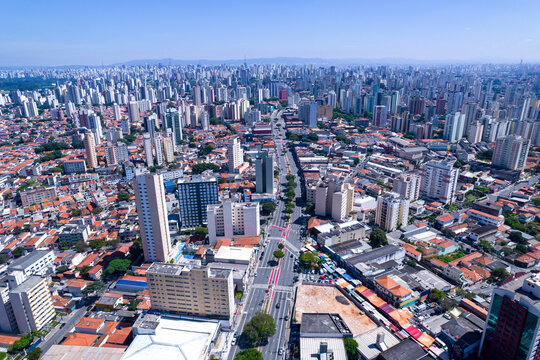 aerial view of houses and residential buildings in the Sa&uacute;de district, S&atilde;o Paulo. Jabaquara Avenue