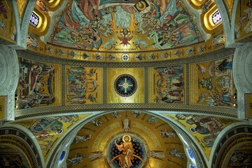 Fototapeta na wymiar Interior of the Temple and Icon of Saint Sava in Belgrade, Serbia