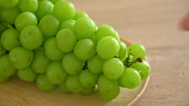 a fresh green grape footage