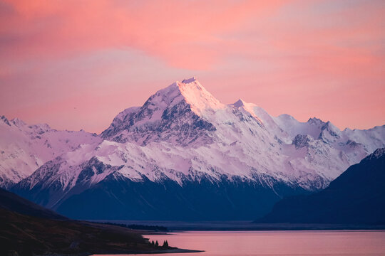 Sunrise at Mount Cook, New Zealand