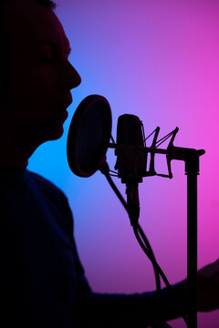 Voiceover artist voice actor studio