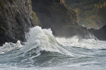 Spectacular surf at Cape Disappointment State Park