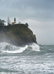 Fototapeta premium Spectacular surf at Cape Disappointment State Park