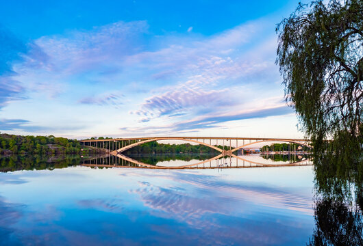  Arch bridge at waterfront, Västerbron, Stockholm, Sweden