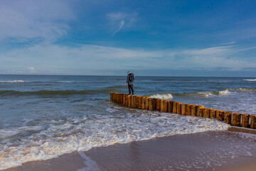 Schöner Strandspaziergang an der polnischen Ostsee vor den Toren von Mielno - Polen