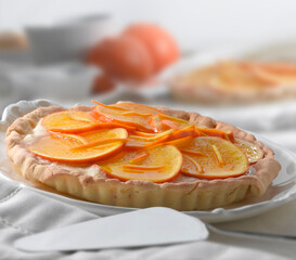 Tarta de naranja  con crema pastelera, casera. Homemade orange cake.