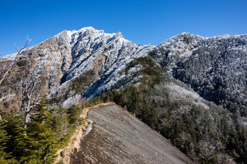 初冬の阿弥陀岳南陵