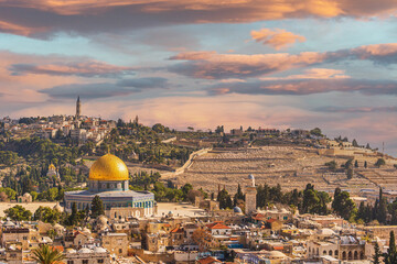 The Dome of the Rock on the temple mount in Jerusalem - Israel - obrazy, fototapety, plakaty