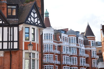 A stroll through the London boroughs of Kensington and Chelsea taken on a sunny Fall day