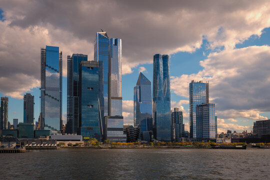 A photograph of the Manhattan skyline taken during the day from the Circle Line Cruise boat.