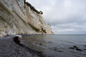 Fototapeta na wymiar Beautiful chalk cliffs towering over the Baltic Sea. Picture from Mons Klint in Denmark
