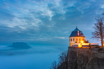Die Friedrichsburg der Festung Königstein in der Morgendämmerung