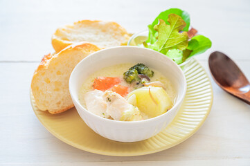 パンとシチューのランチ