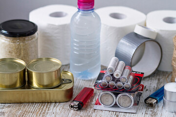 Blackout survival kit with basic elements